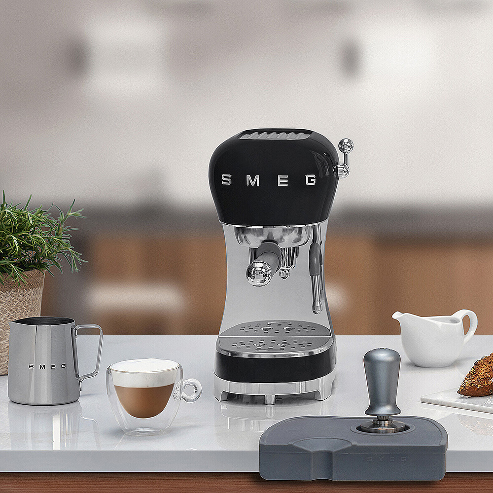 Smeg ECF02BLEU Espresso Manual Coffee Machine - Black