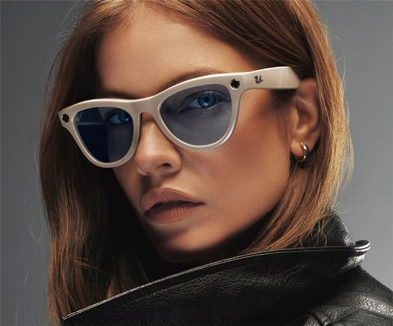 Ray-Ban Smart Glasses Meta Skyler - Clear/Sapphire Transitions